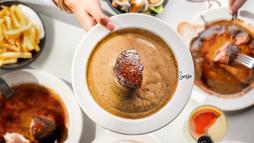 Lekkere biefstuk met jus, witbrood, friet & salade